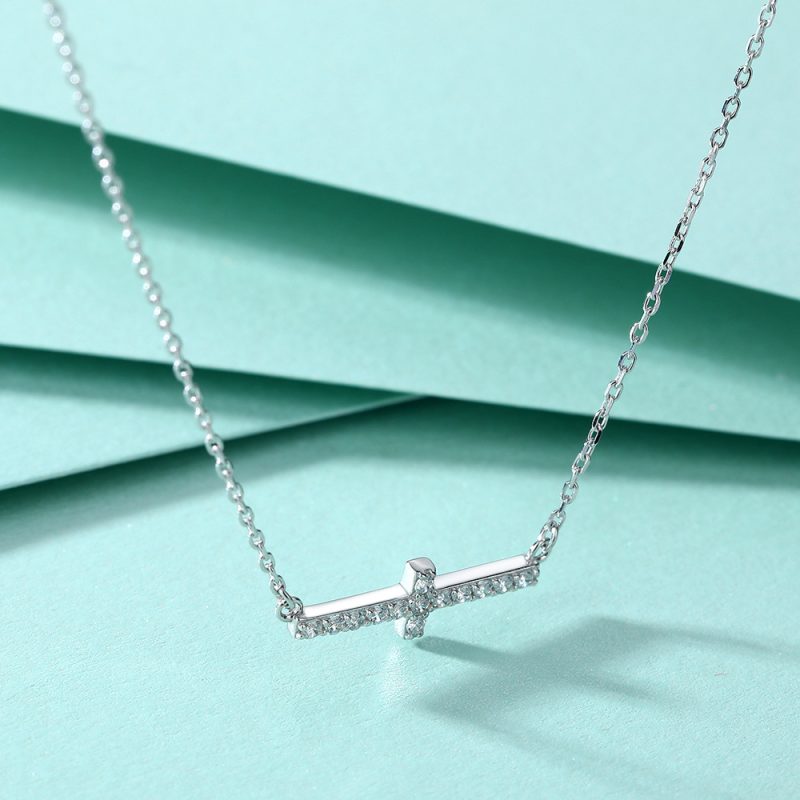 New European and American Fashion Necklace Ladies Simple Cross Necklace Inlaid Round Zircon Pendant Clavicle Chain Necklace
