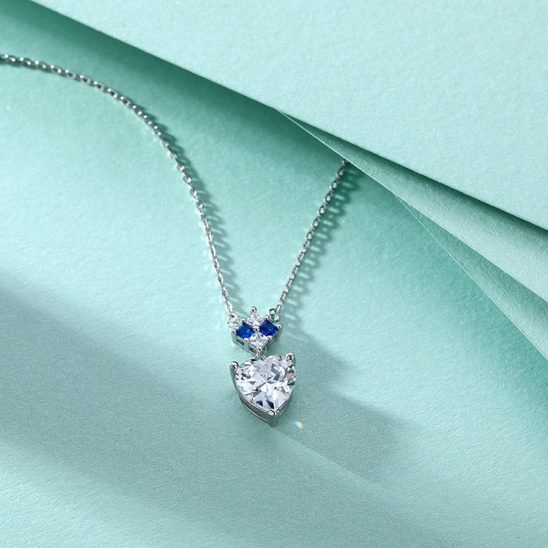 S925 sterling silver necklace women's simple niche heart-shaped zircon pendant necklace European and American style square zircon necklace