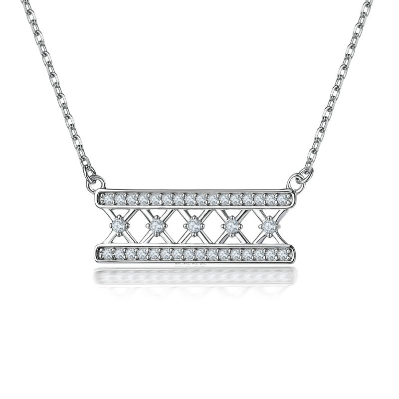 S925 sterling silver necklace female fashion simple ins style niche design sense inlaid round zirconium pendant necklace clavicle chain