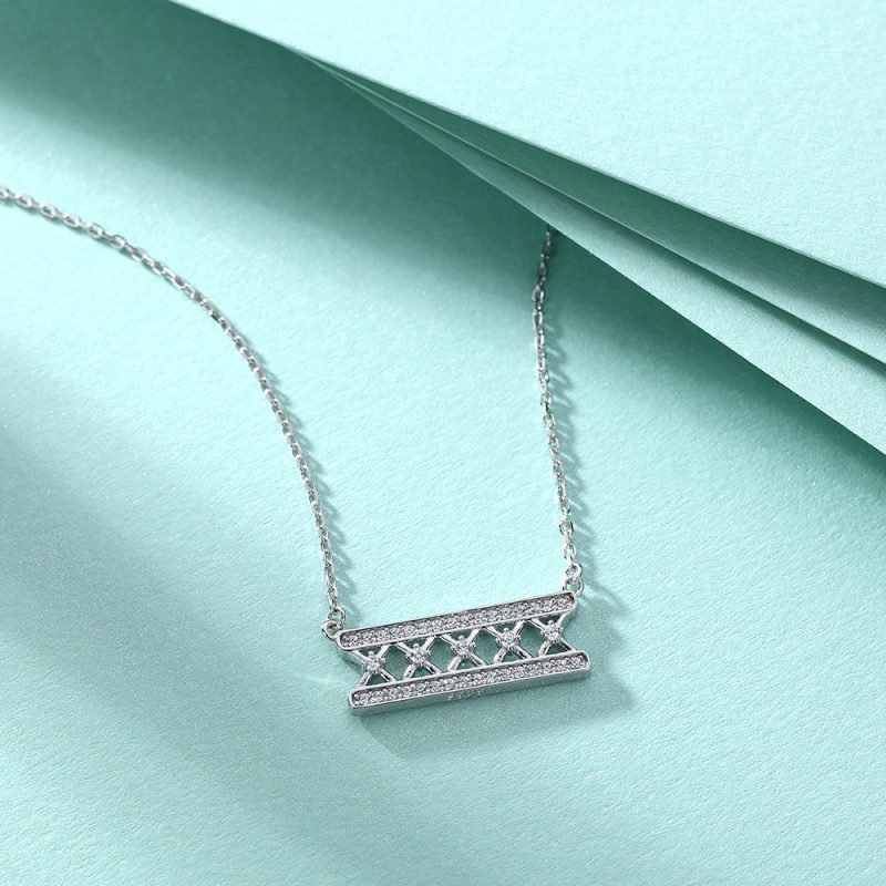 S925 sterling silver necklace female fashion simple ins style niche design sense inlaid round zirconium pendant necklace clavicle chain