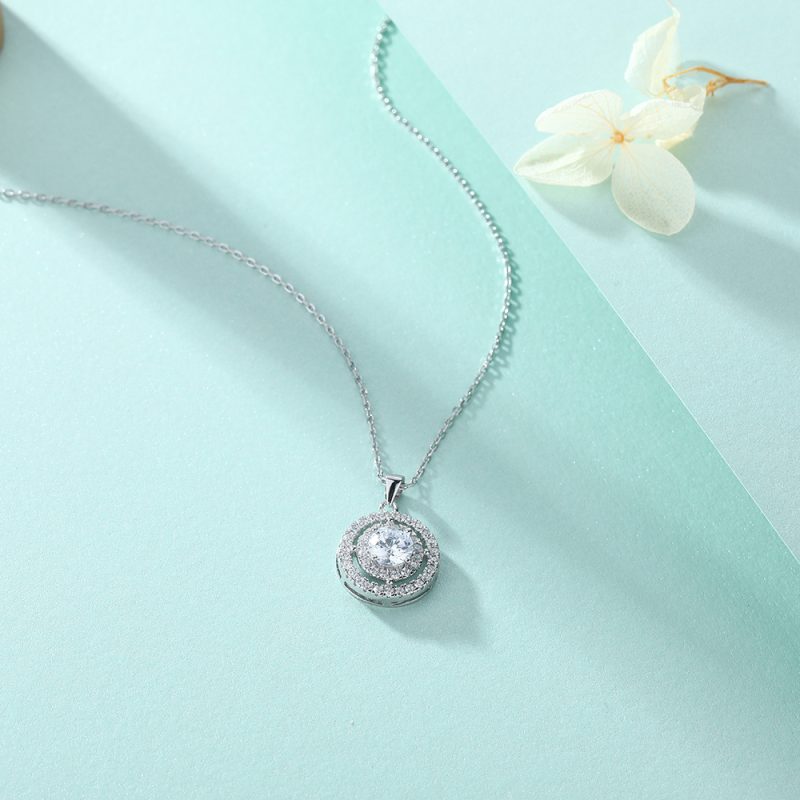 S925 sterling silver clavicle chain European and American style simple round full diamond zircon pendant women's high-end sense necklace manufacturers wholesale