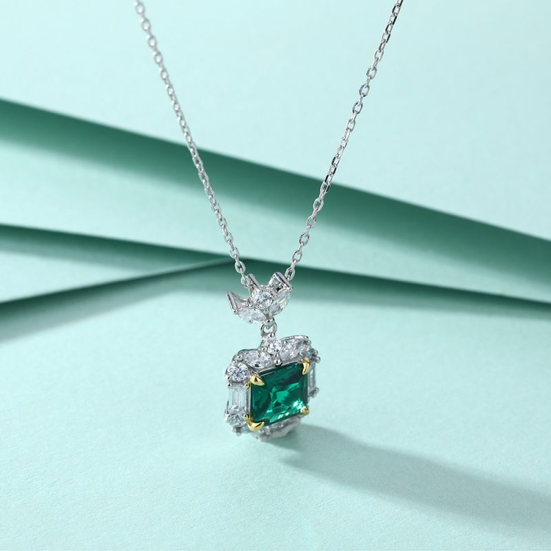 Merryqueen Fashion Sterling Silver Necklace with Simple Emerald Square Zircon Pendant Retro