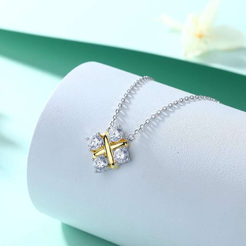 2022 New European and American Necklace Fashion Square Pendant Versatile Clavicle Chain S925 Silver Necklace Color Separation Plating Necklace
