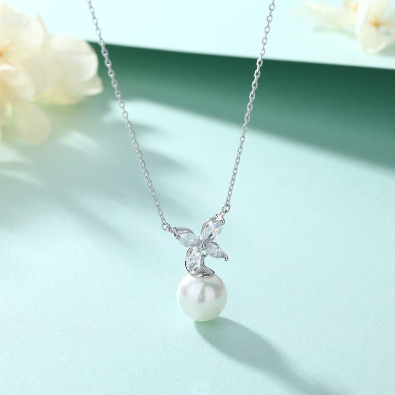 New fashion natural pearl necklace female niche design sense ins style four-leaf clover pendant S925 silver clavicle chain
