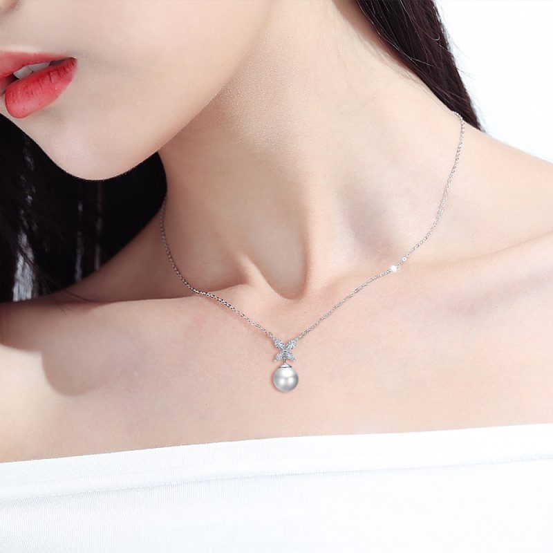 New fashion natural pearl necklace female niche design sense ins style four-leaf clover pendant S925 silver clavicle chain