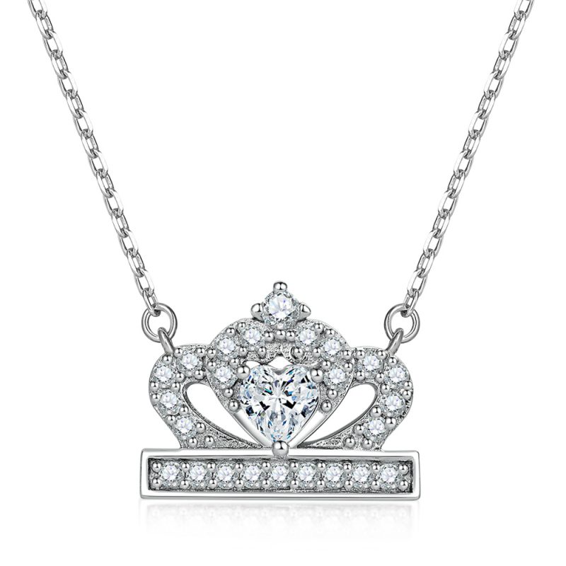 The new ins style crown necklace female all-match light luxury clavicle chain simple niche heart-shaped zircon pendant silver necklace
