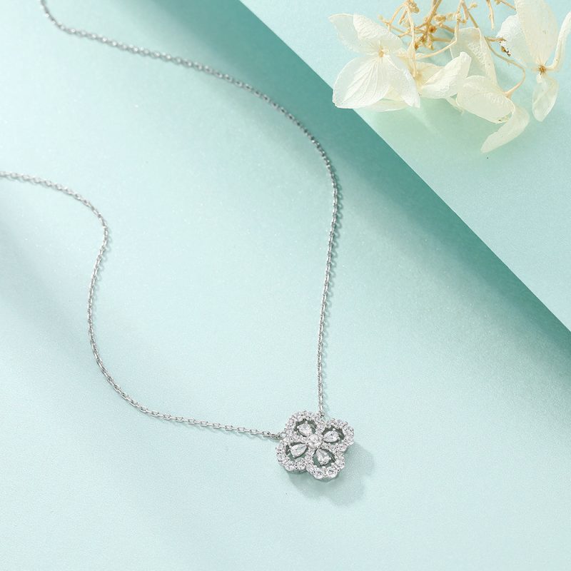 new four-leaf clover necklace women's fashion S925 sterling silver necklace versatile drop-shaped zircon necklace clavicle chain
