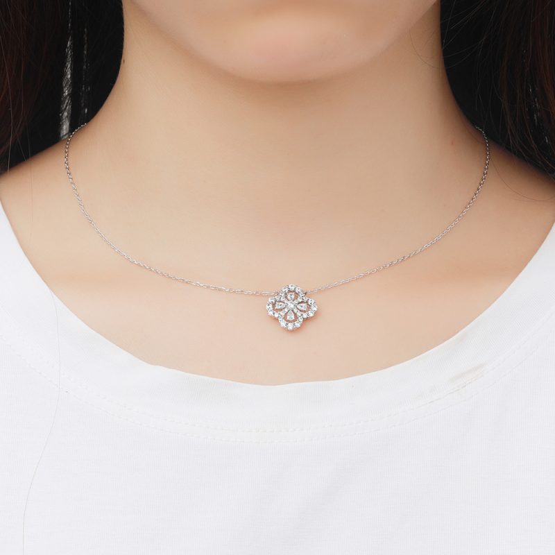 new four-leaf clover necklace women's fashion S925 sterling silver necklace versatile drop-shaped zircon necklace clavicle chain