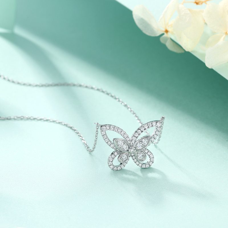 New Butterfly Necklace Pendant Fashion S925 Sterling Silver Necklace Female Niche Design Sense Versatile Light Luxury Necklace Spot