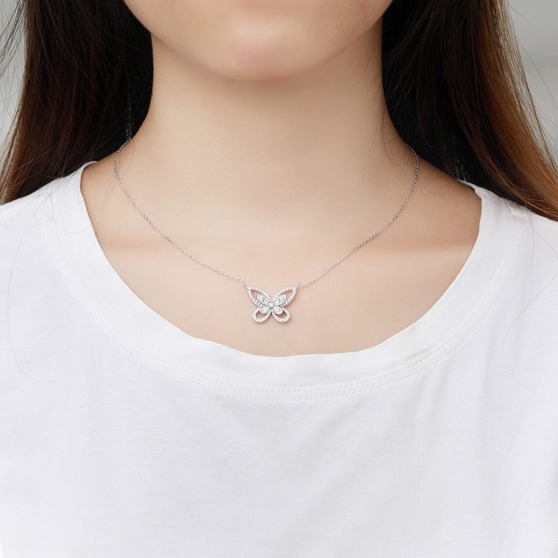 New Butterfly Necklace Pendant Fashion S925 Sterling Silver Necklace Female Niche Design Sense Versatile Light Luxury Necklace Spot
