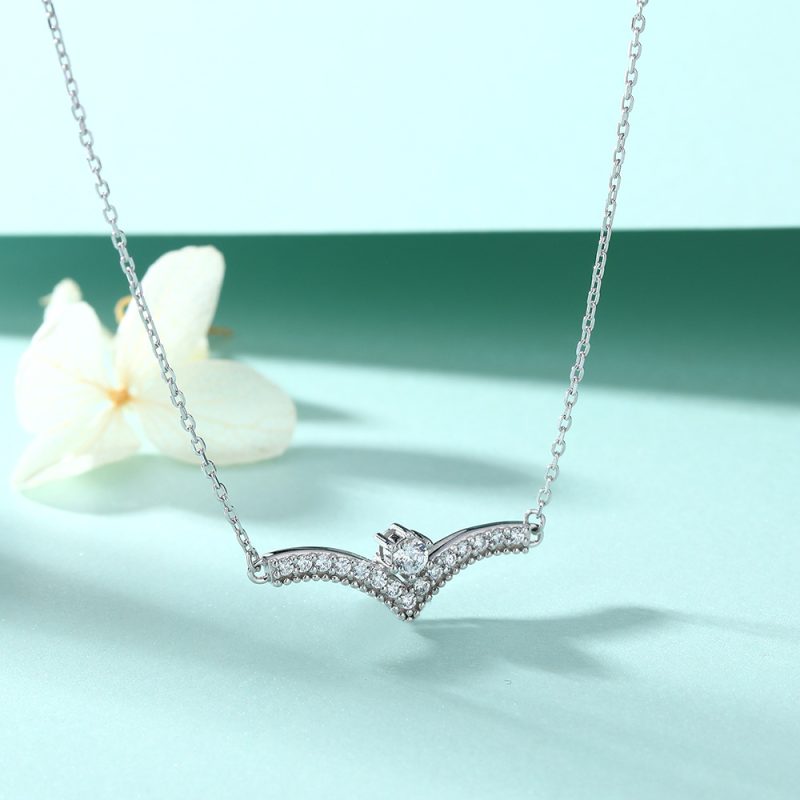 s925 sterling silver necklace fashion European and American new cross-border V-shaped small fresh ins style zircon clavicle chain spot wholesale