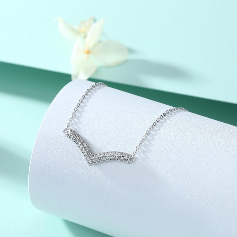 Simple Korean version of s925 sterling silver all-match round diamond clavicle chain temperament lady necklace factory direct sale